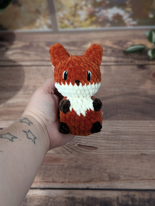 Mini renard en crochet , peluche en crochet , conforme aux normes CE