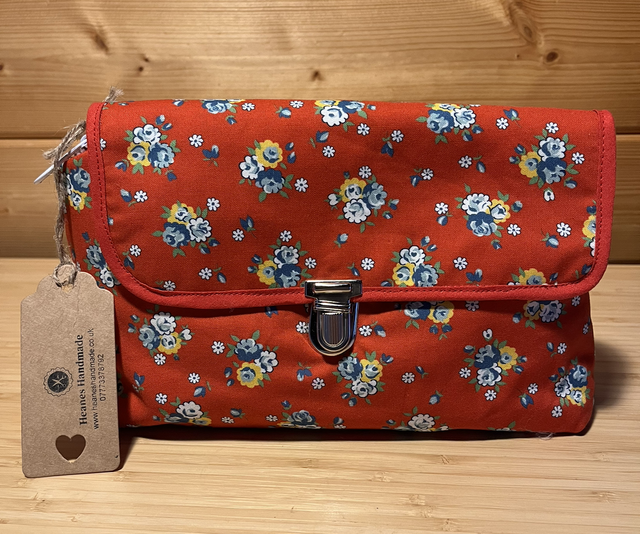 Cosmetic bag with make up brush storage 