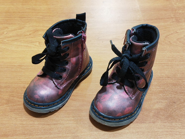 Chaussures montantes en 20