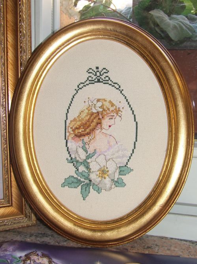 DL06 "Hellebore Fae "©2000