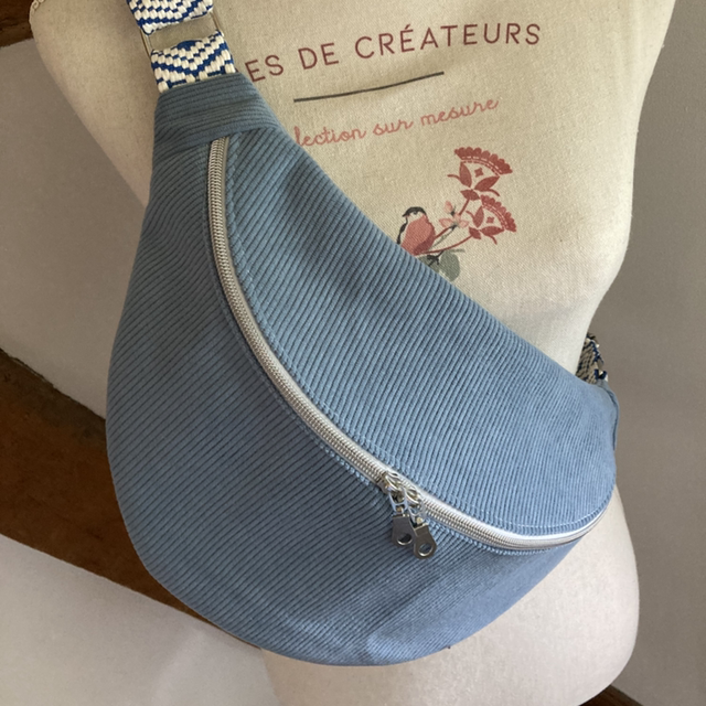 Sac banane bleue ciel GM