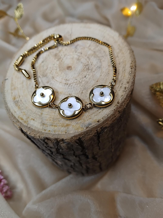 Bracelet fleur nacre