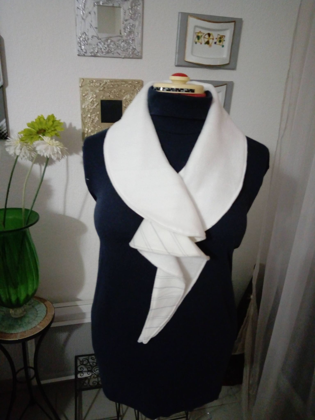 chèche blanc rayure  recto verso  spiral  en tissu et doublure polaire cache cou pour femme		