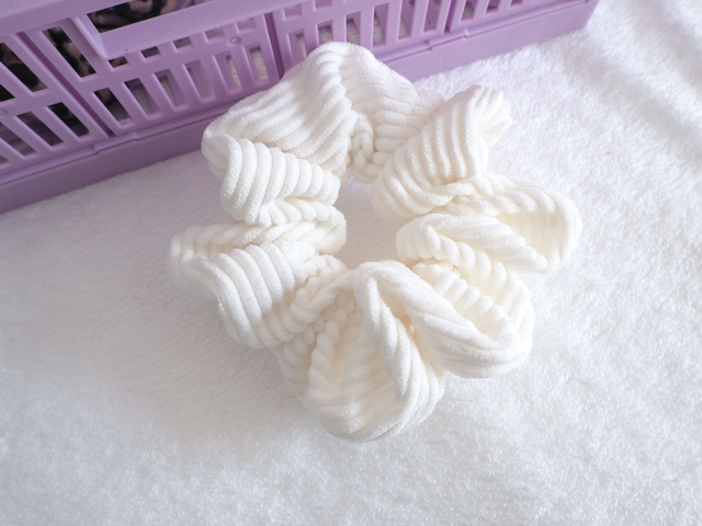 Chouchou moyen ✿ côtelé blanc 