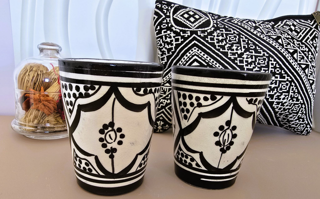 Lot de 2 grands verres "Zwak beldi"  noirs