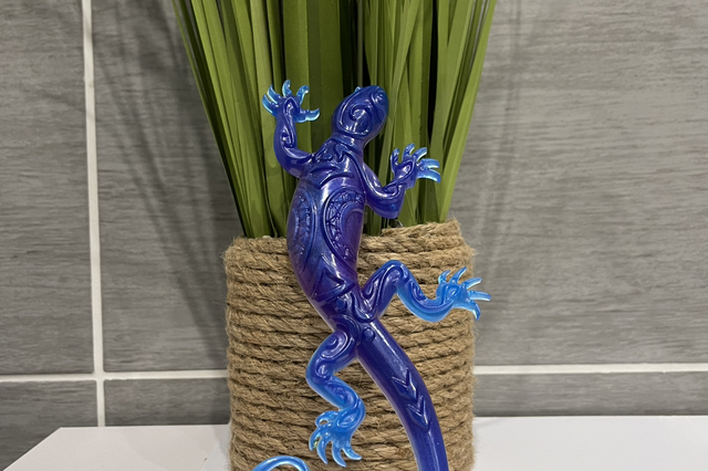 Salamandre bleue et violette 