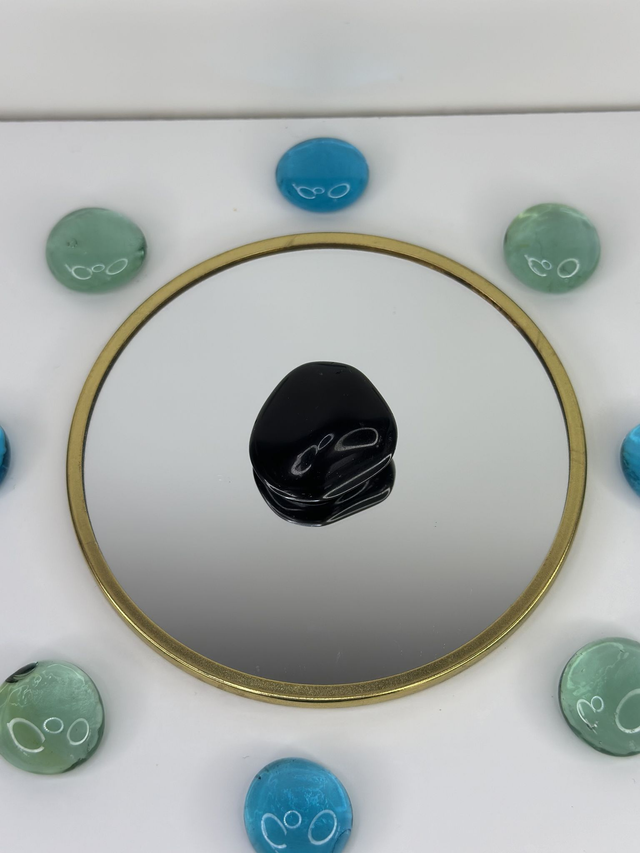 Obsidiaan zwart trommelsteen