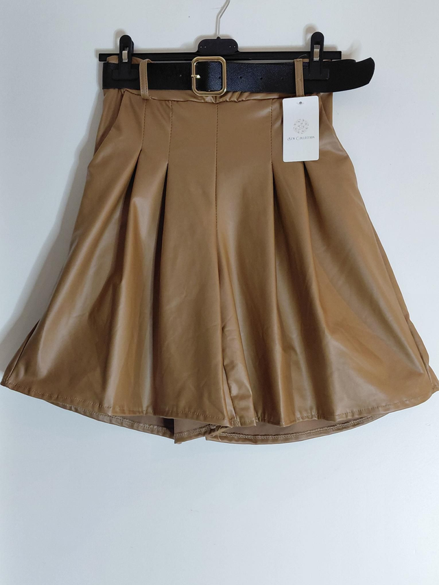 🌈Short femme en simili cuir caramel – Élégance et modernité🌈