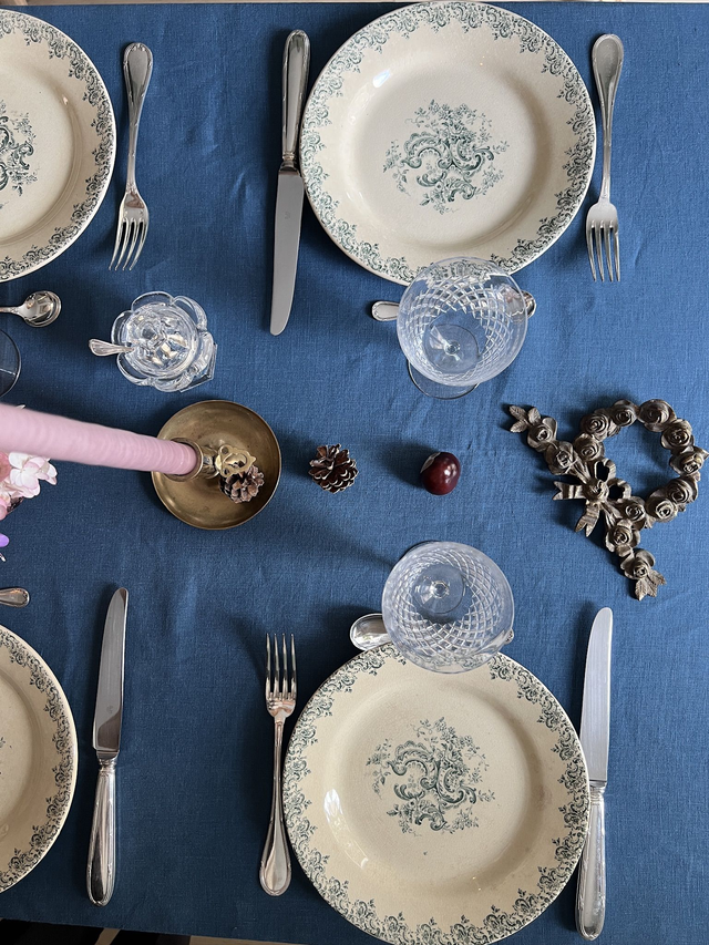 LOUIS XV - Suite de 6 assiettes plates signées Gien - Terre de Fer