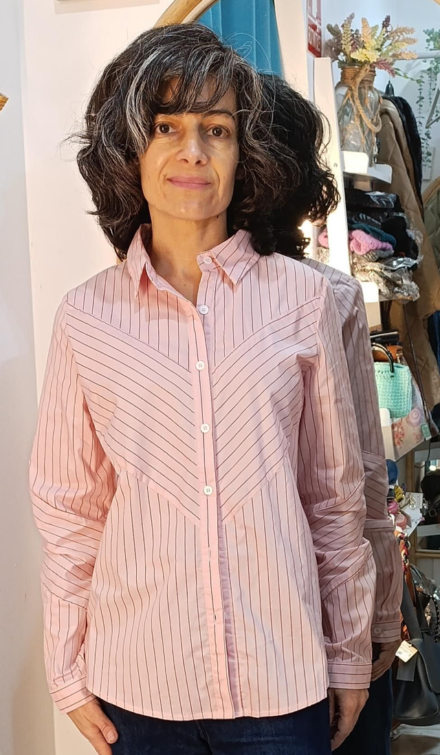 Camisa Rosa rayas finas granates