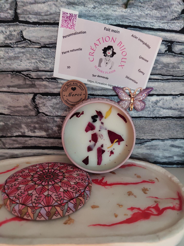 Bougie senteur pivoine et pétales de rose 