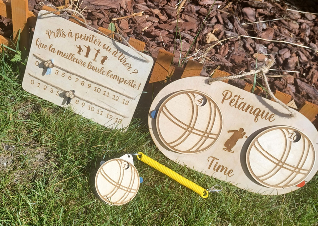 Compteur de Points Pétanque Personnalisé – Modèles Mural ou Porte-Clé