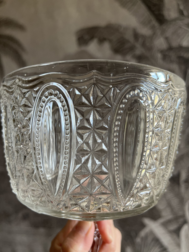 CONSTANCE - Cloche de service ancienne en cristal moulé et ciselé