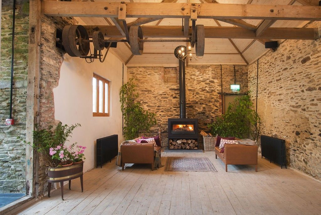 Threshing barn 8AM - MIDNIGHT