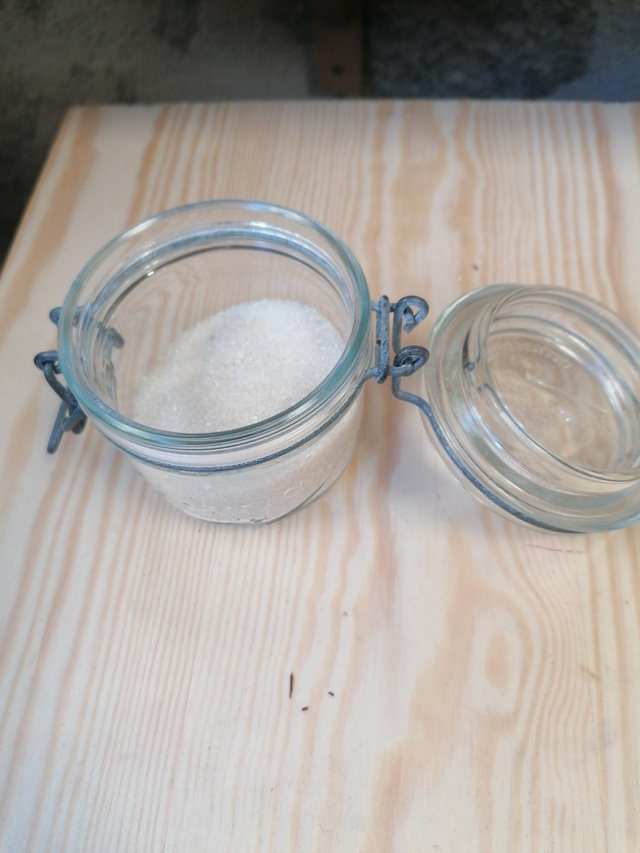 Sucre De Canne Blond. Prix Pour 100g 