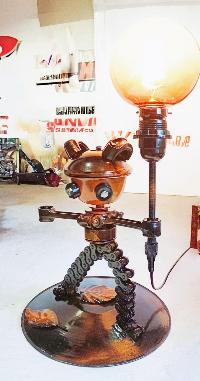 Badass Mécano, Lampe déco, Lampe personnage esprit steampunk, vintage - Artisanat Français