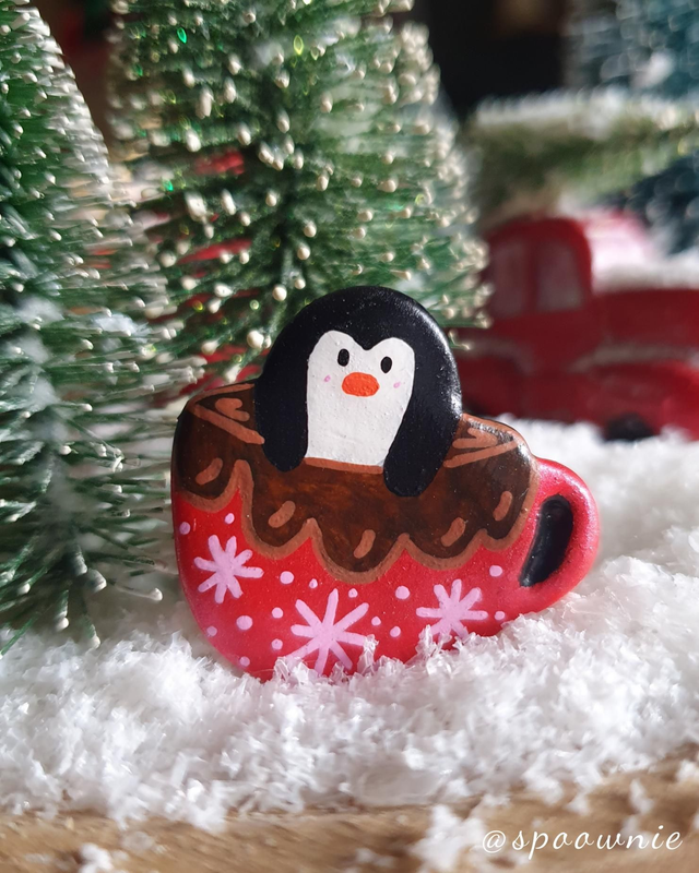 Pins Pingouin dans sa tasse de Chocolat chaud #1