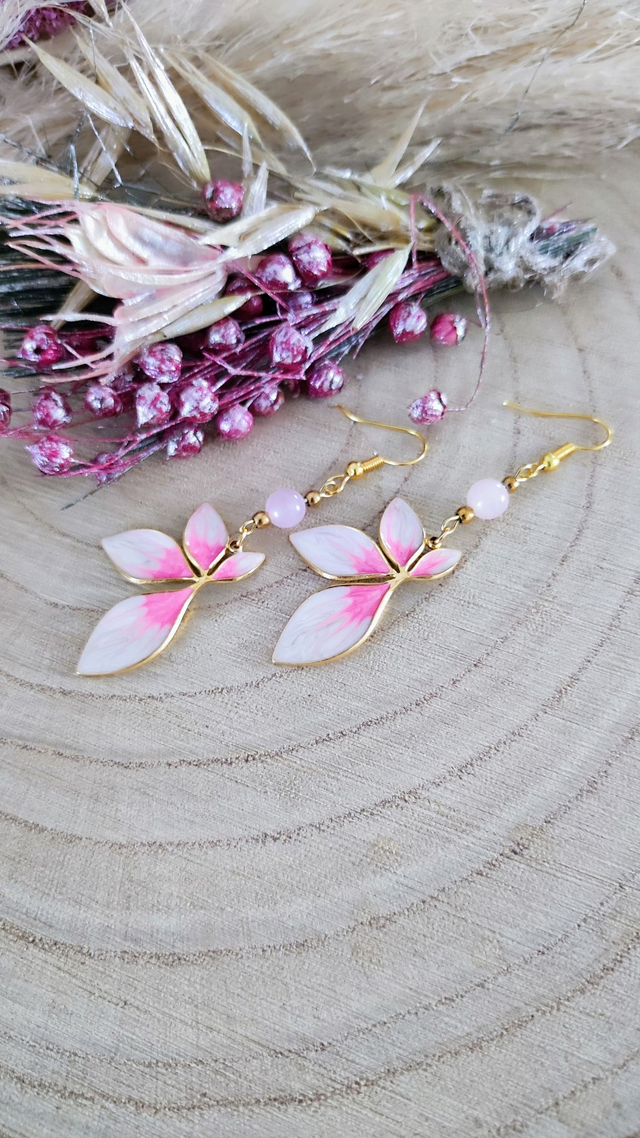 A Boucles d'oreilles "Fleur" émail et Quartz rose