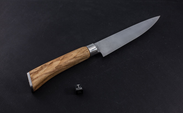 Couteau utile moderne - manche en frêne olivier, lame carbone