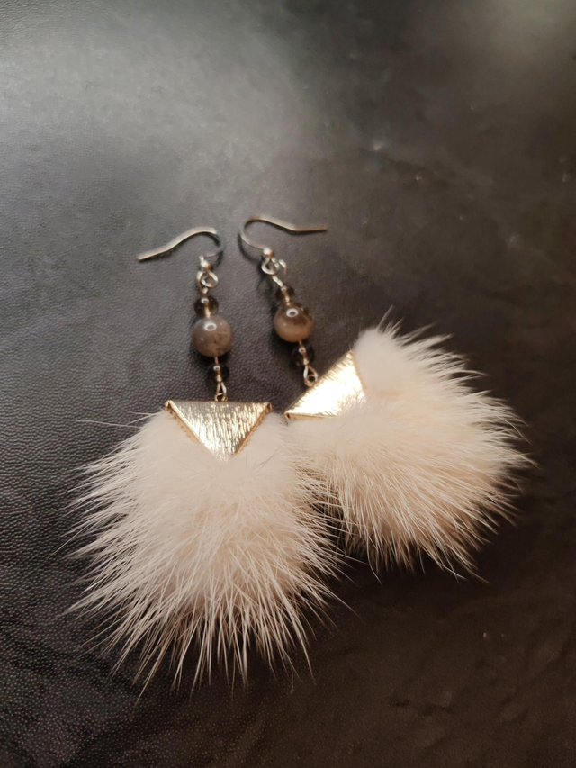 Boucles d'oreilles vison écru 