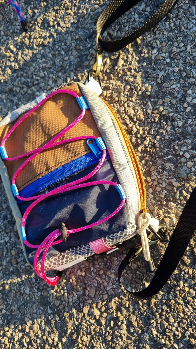 Sac upcyclé dominante rose, bleu