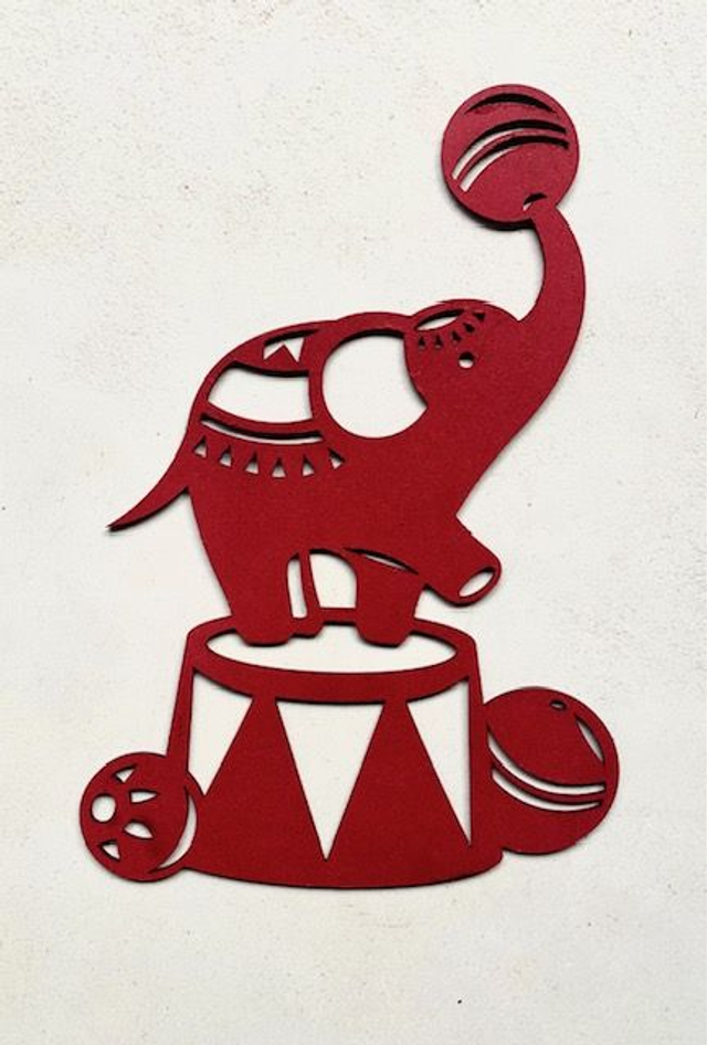 Eléphant jongleur, décoration murale pour chambre d&#039;enfant.