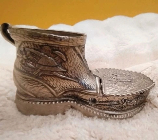 Cendrier botte minière argenté 