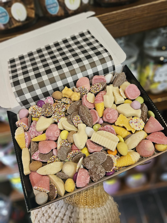 Chocolate mix gift box 