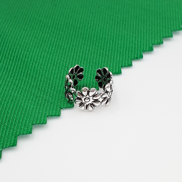 Daisy Ear Cuff
