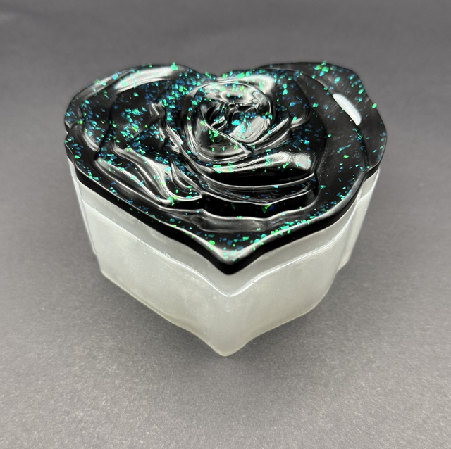 Boîte Cœur fleur noire