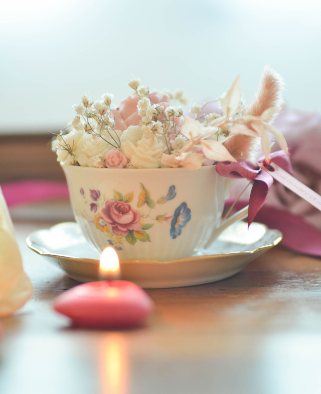 🌸 Bouquet éternel – Tasse parfumée blanche et fleurie