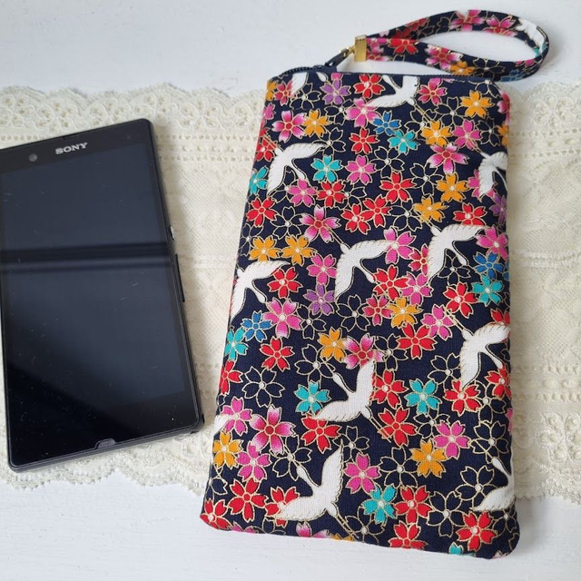 Etui zippé pour smartphone &quot;Grues&quot; bleu marine