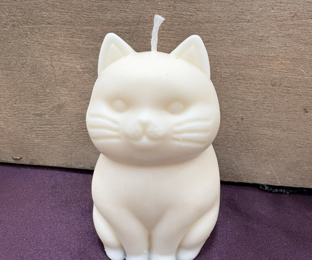 Handmade ‘Shadow’ Cute Cartoon-Style Cat Candle – Custom Colour & Scent 🐱🖤