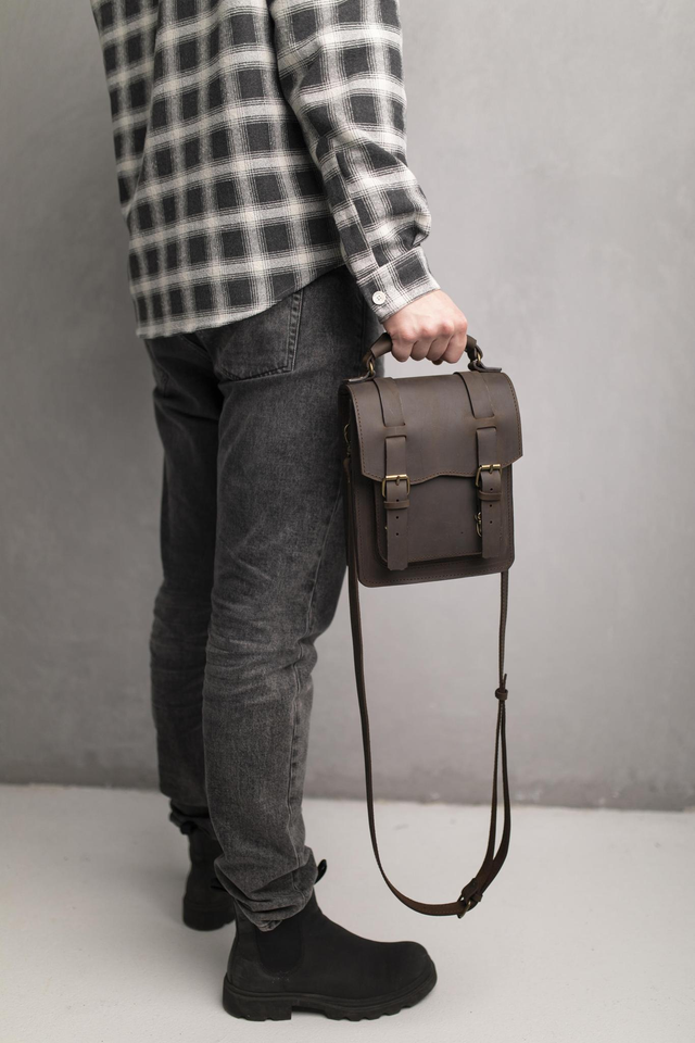 Vyriška rankinė su dviem dirželiais