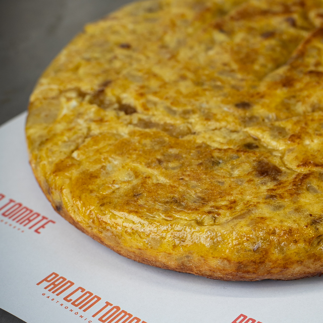 Tortilla de patatas y cebolla caramelizada 🥔🧅 