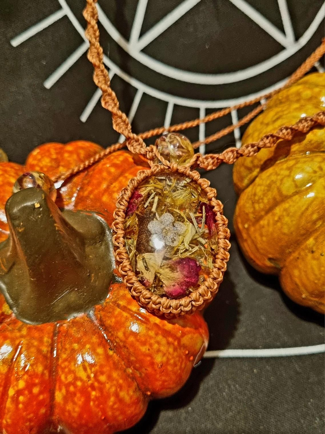 Samhain - Collier en micromacramé