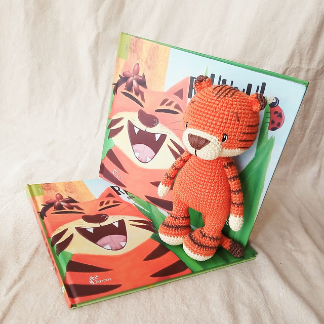 Pack Livro Rauuuu + Amigurumi