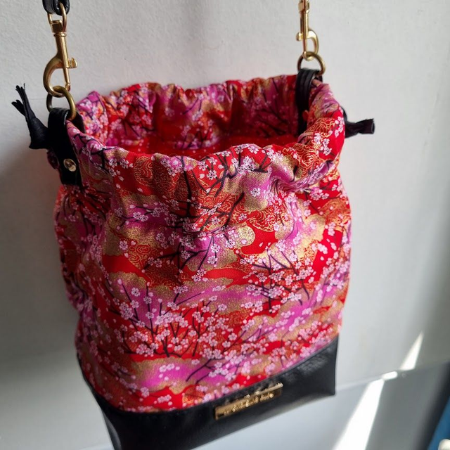 Baluchon "Akina" rouge & simili cuir noir