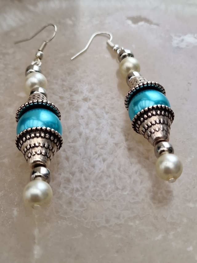 Boucles D'oreilles Ethnique Argentées Perles Bleu Et Blanc