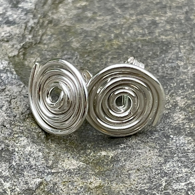 Swirl Stud Earrings 