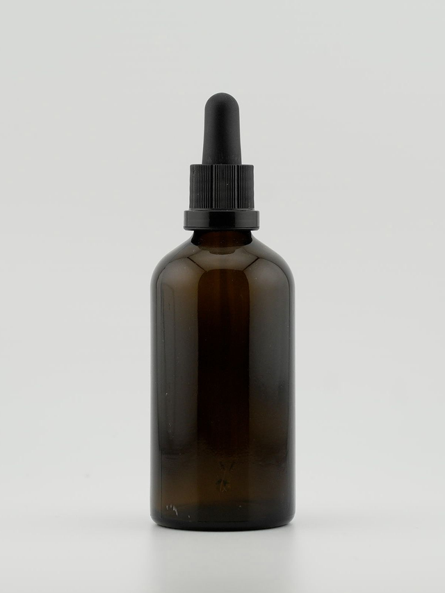 Glasflasche mit Pipette