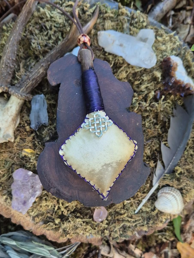 Reindeer with Celtic Knot Charm Leaf Necklace Rattle 