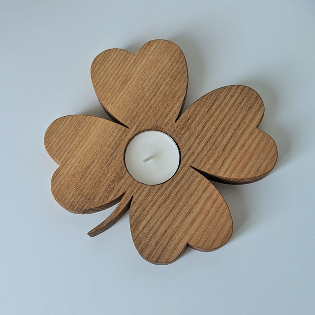 Trèfle en frêne gris