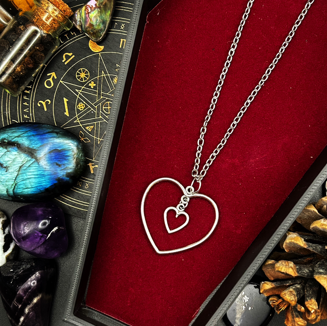 Adore necklace 