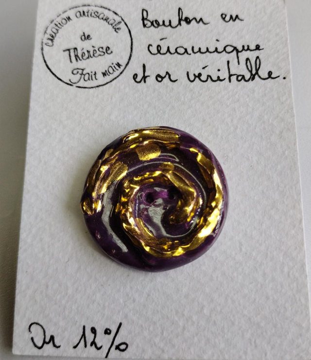 Bouton rond texturé avec or 