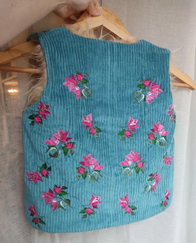 Gilet berger brodé bougainvilliers 