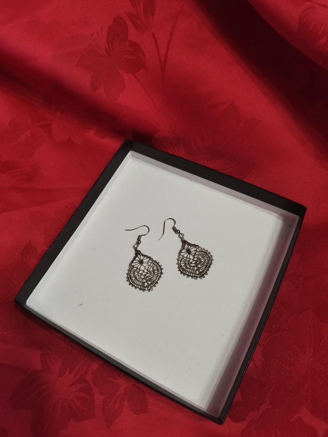 Boucles d'oreilles gouttes marron à crème 