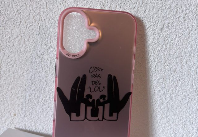 Coque Le J iPhone 16 rose