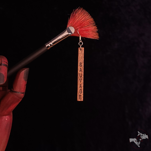 Boucle d&#039;oreille &quot;sauvage&quot;