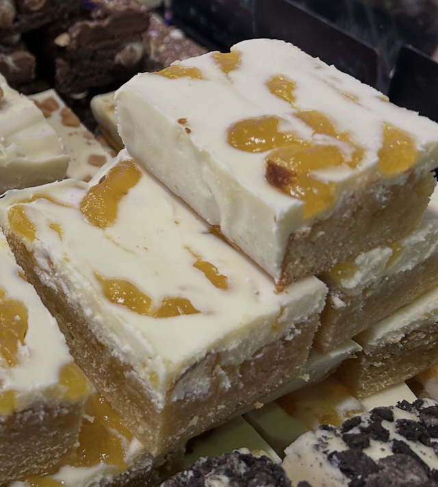 Lemon Meringue Blondie